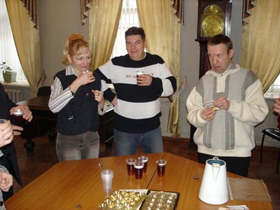 Чаепитие. Гости из Москвы член ЯрИРО Наталья Кельпе с мужем Григорием, ярославец Владимир Карповский