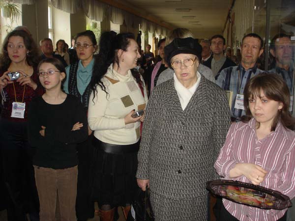 Народ жаждит выставки!