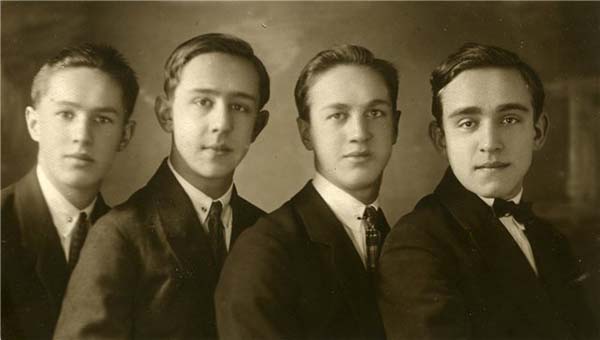 Братья Крыловы Борис Константинович, Борис Михайлович, Николай Константинович, Геннадий Михайлович